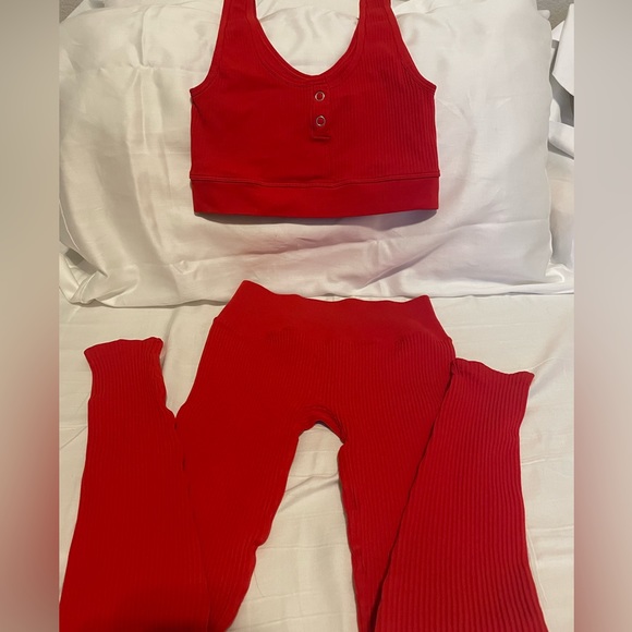 Red Ribbed Bombshell set.  Top M leggings xs.  New without tags! - Picture 2 of 8